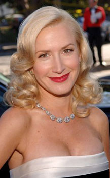 Angela Kinsey